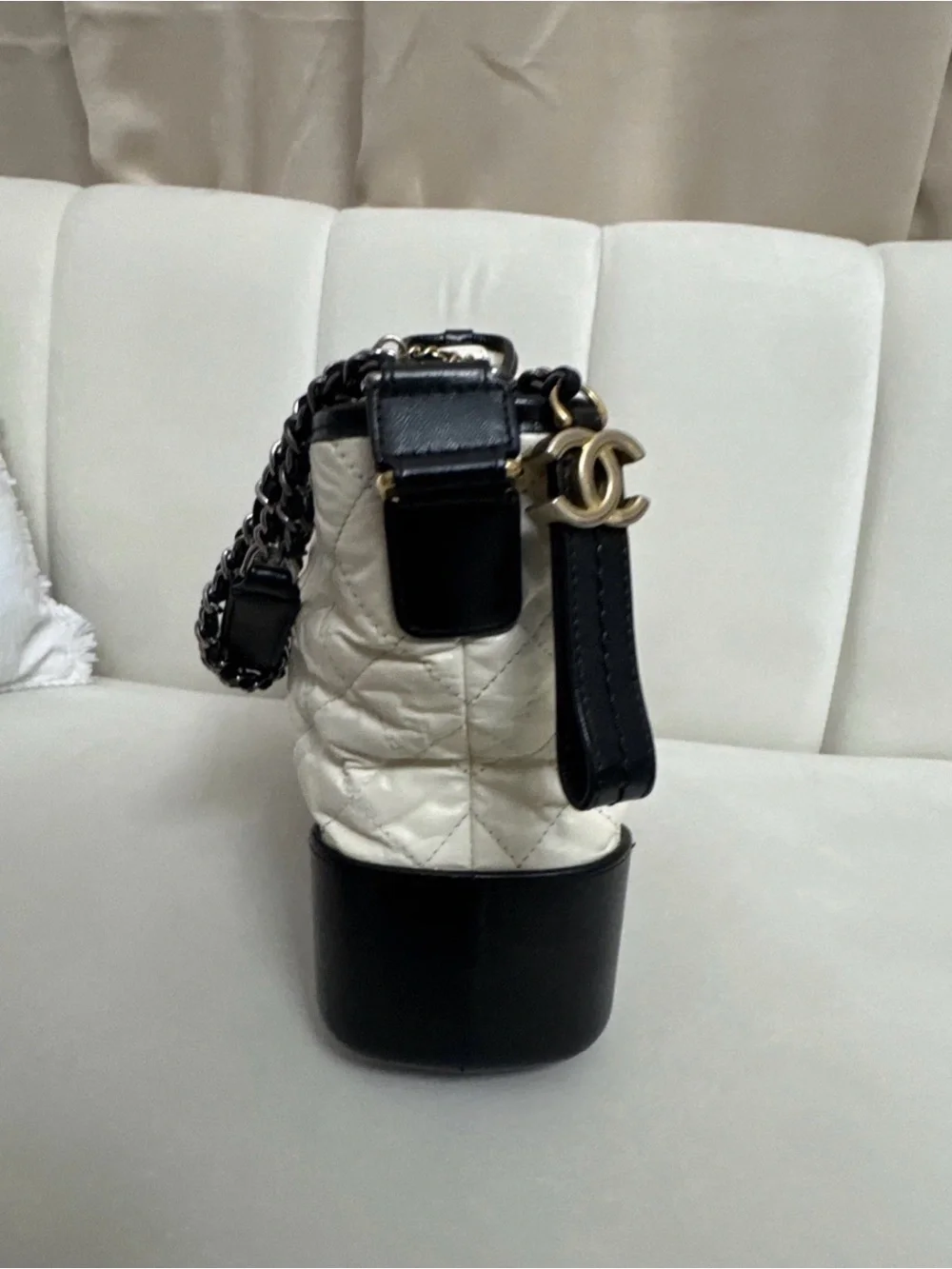 CHANEL preloved light